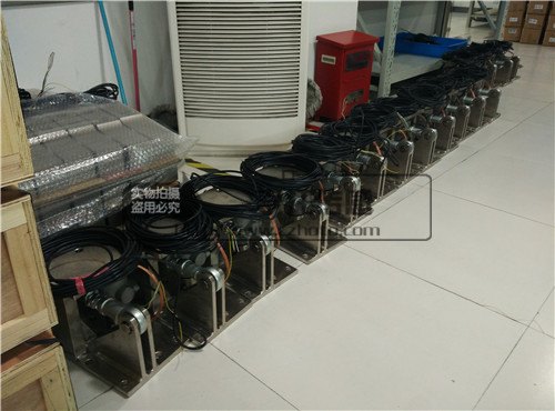 摆放整齐等待打包的称重模块 摆放整齐等待打包的称重模块